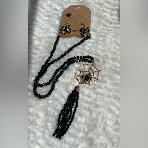 Halloween Spider Web Necklace and Earring Set 🖤 - Picture 2 of 7